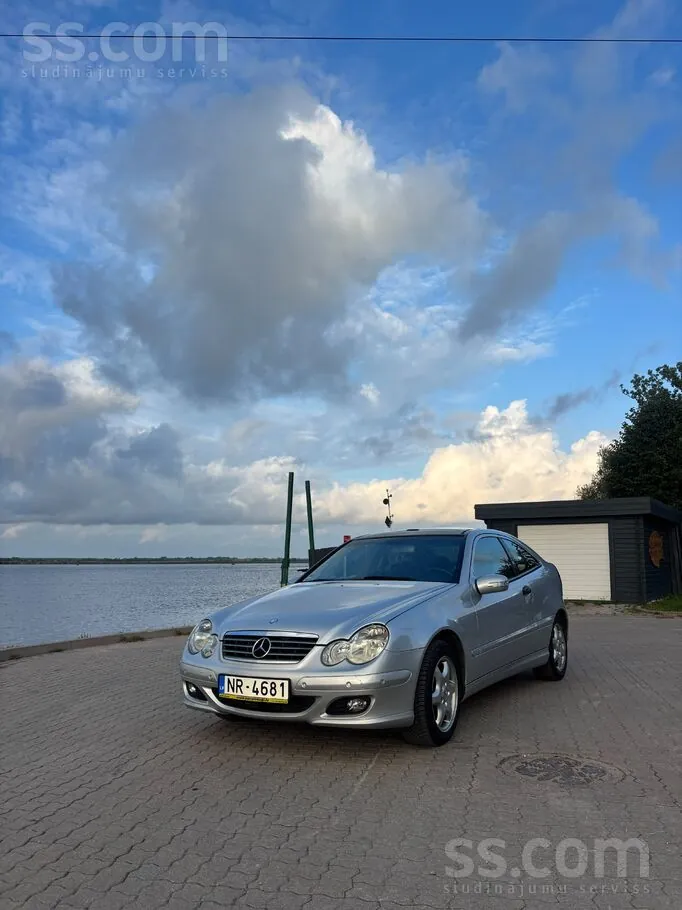 Mercedes-Benz C200 2004 photo 3