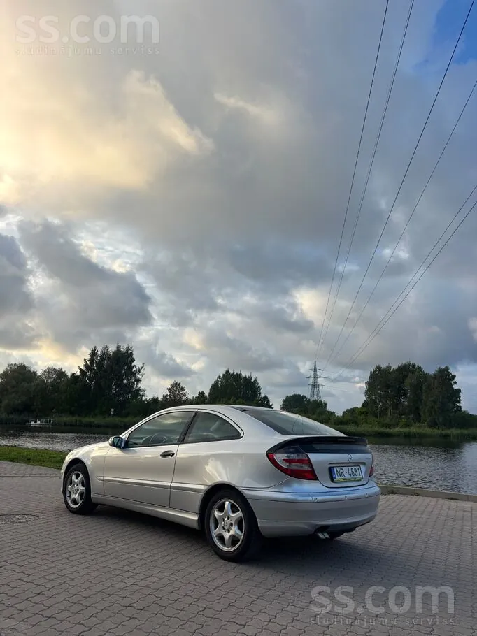 Mercedes-Benz C200 2004 photo 5