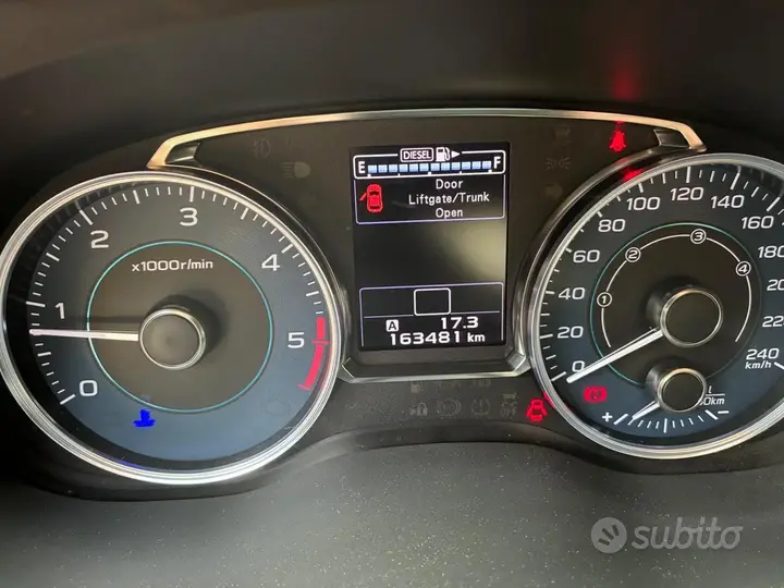 Subaru Xv 2018 photo 3