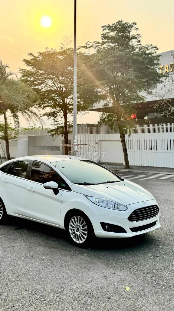 Ford Fiesta 2016 photo 2