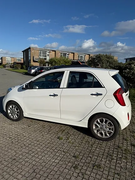 Kia Picanto 2012 photo 2