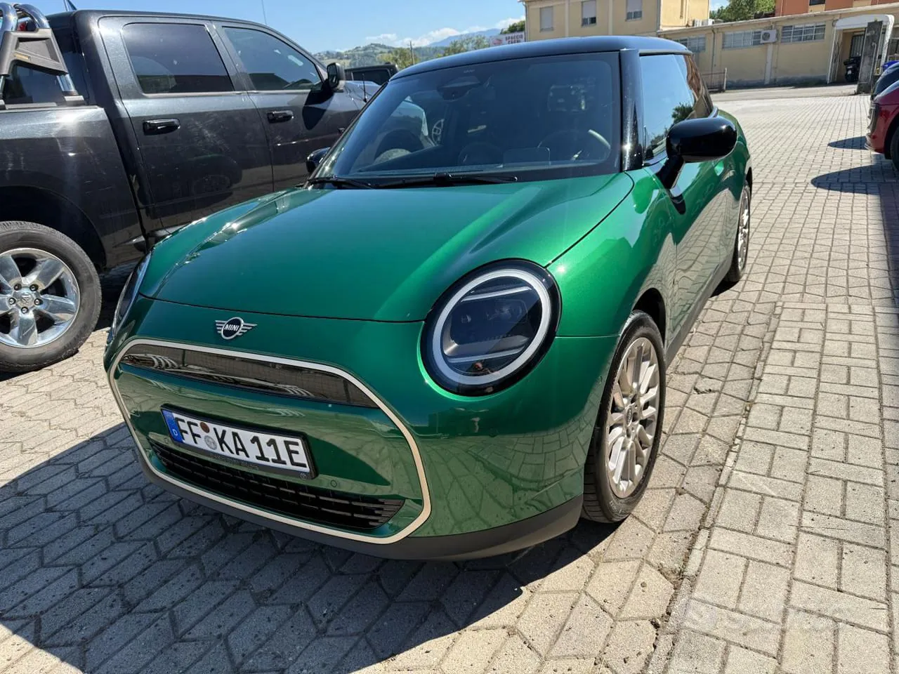 Mini Cooper E 2025 photo 3