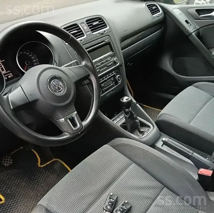 Volkswagen Golf 2012 photo 3