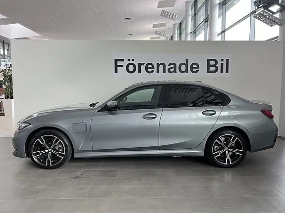 BMW 330E 2025 photo 3