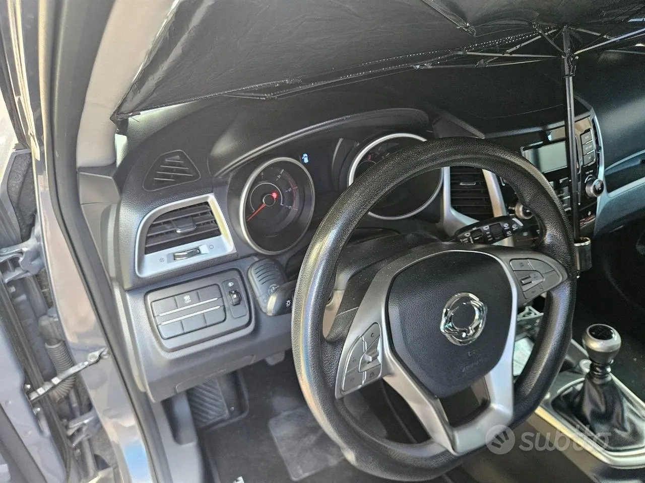 KG Mobility Tivoli 2015 photo 4