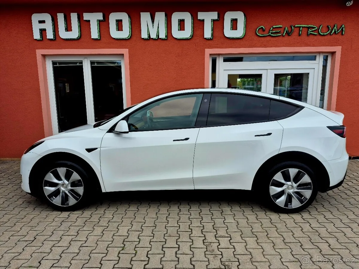 Tesla Model Y 2022 photo 2