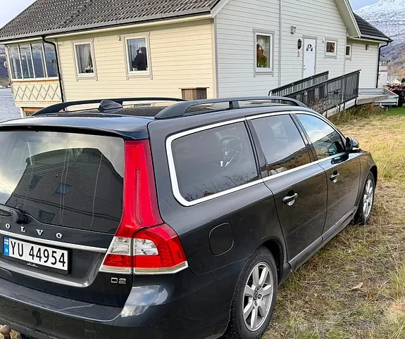 Volvo V70 2014 photo 2