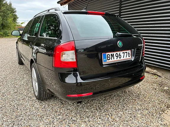 Skoda Octavia 2013 photo 3