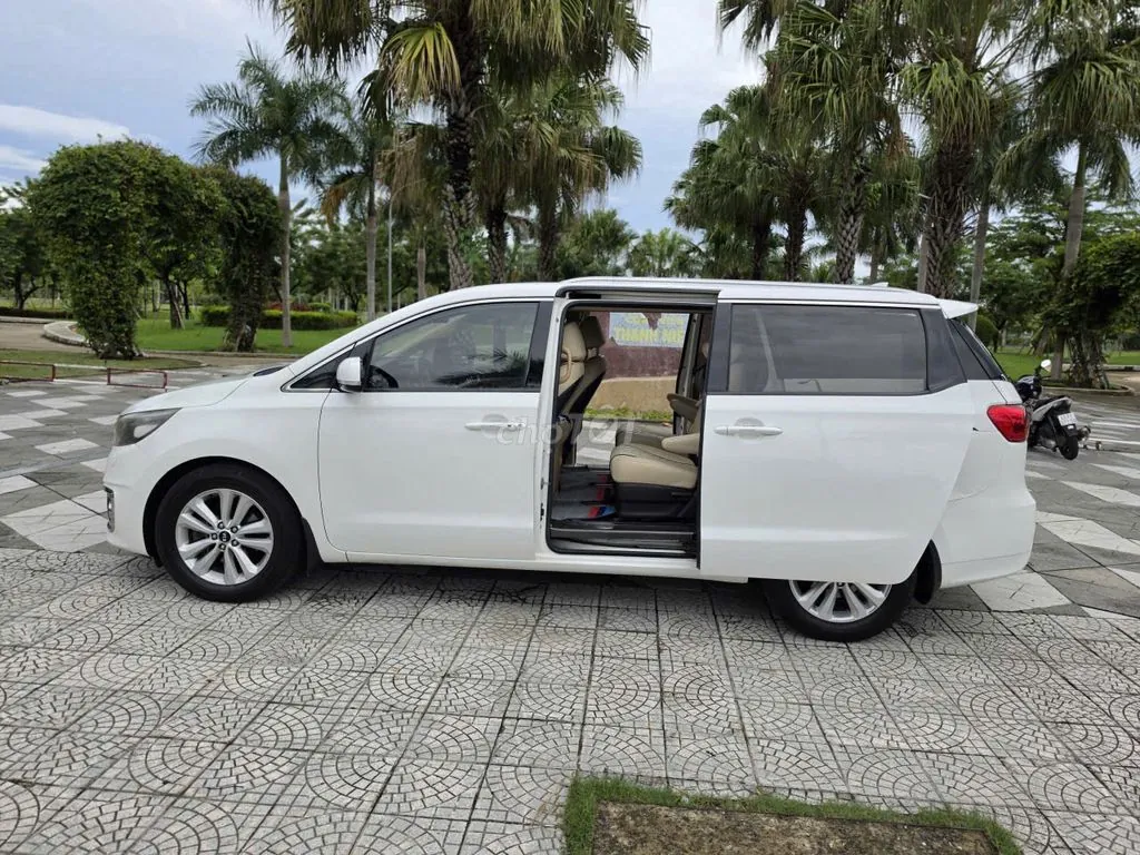 Kia Sedona 2016 photo 5