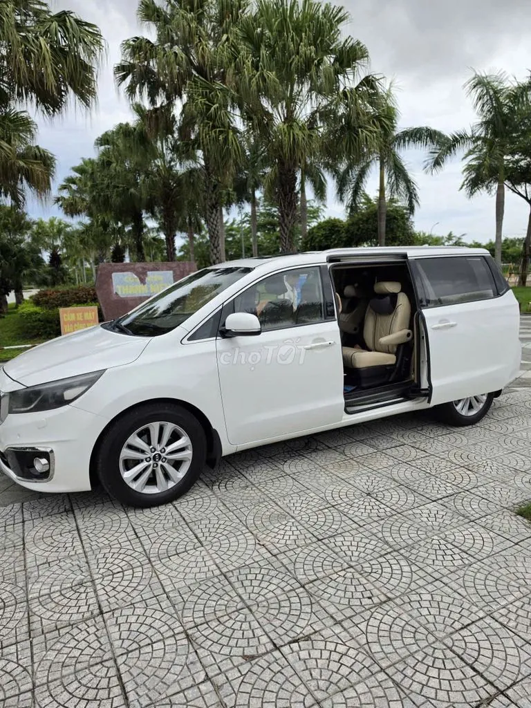 Kia Sedona 2016 photo 4