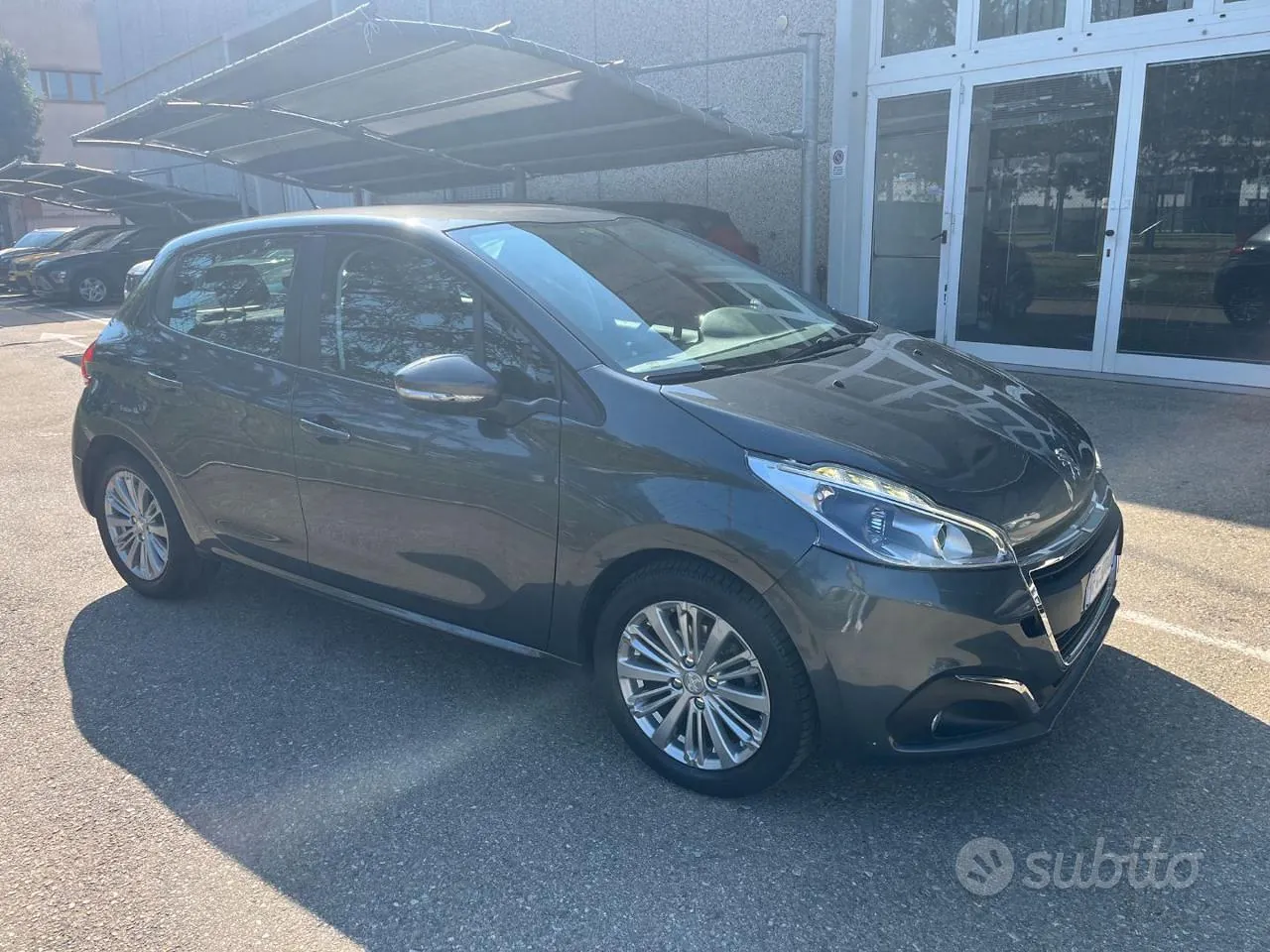 Peugeot 208 2016 photo 3