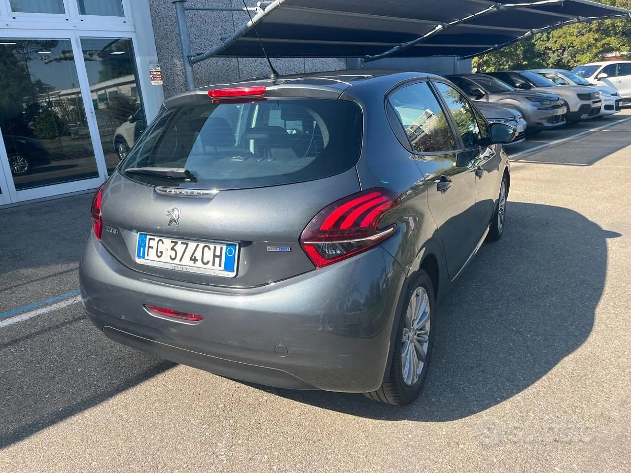 Peugeot 208 2016 photo 4