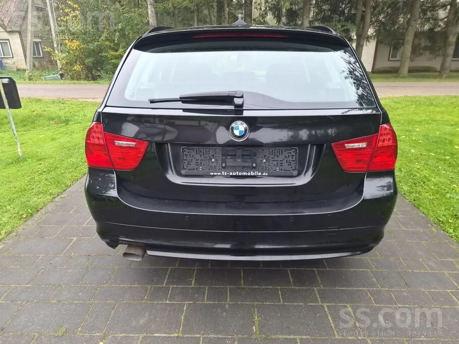 BMW 318 2012 photo 5