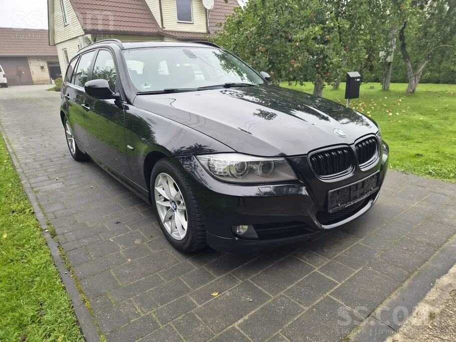 BMW 318 2012 photo 3