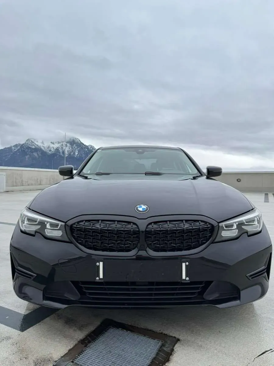 BMW 318D 2019 photo 2