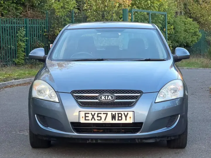 Kia Ceed 2007 photo 2