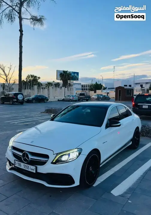 Mercedes-Benz C300 2017 photo 2