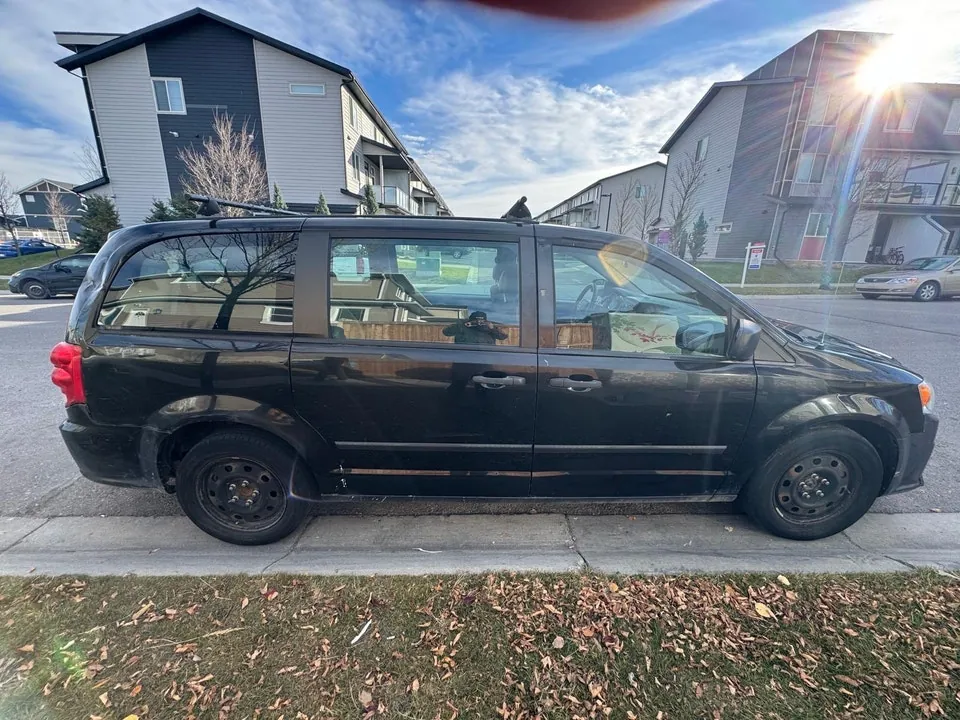Dodge Caravan 2016 photo 2