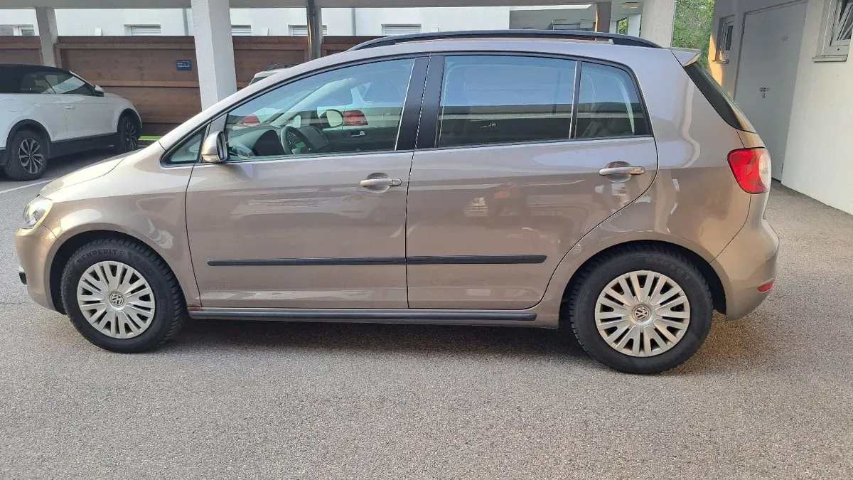 Volkswagen Golf 2011 photo 3