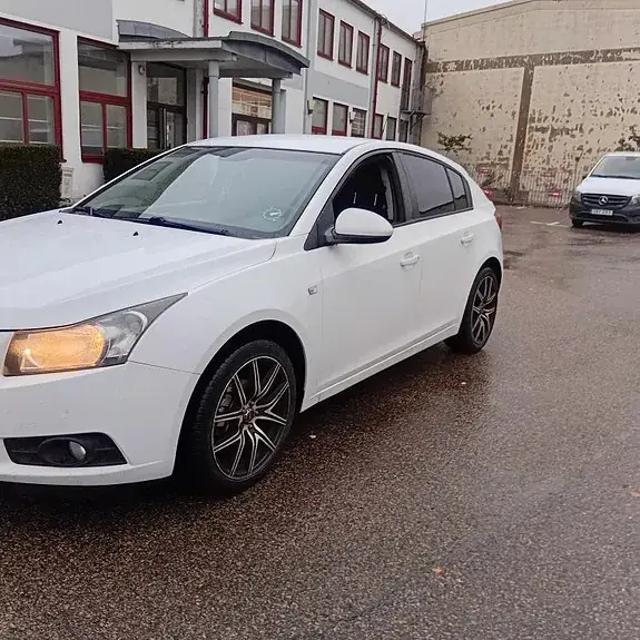 Chevrolet Cruze 2012 photo 3