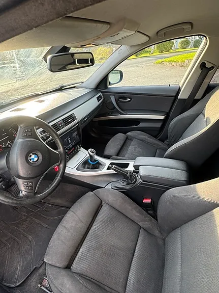 BMW 318D 2009 photo 4
