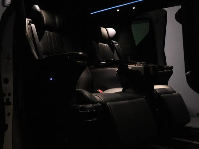 Toyota Alphard 2018 photo 2