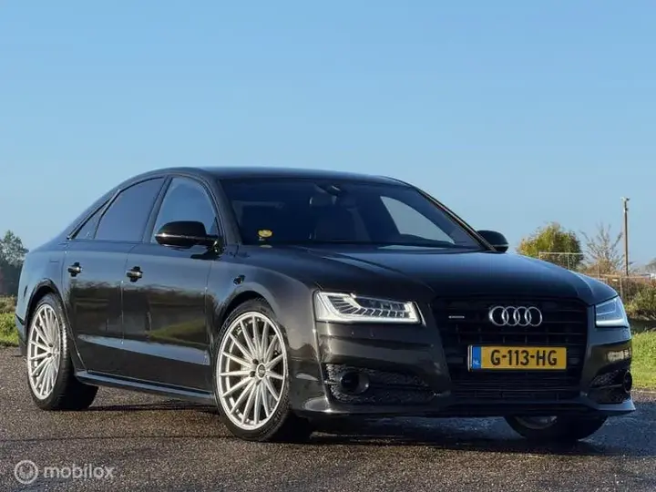 Audi A8 2017 photo 2