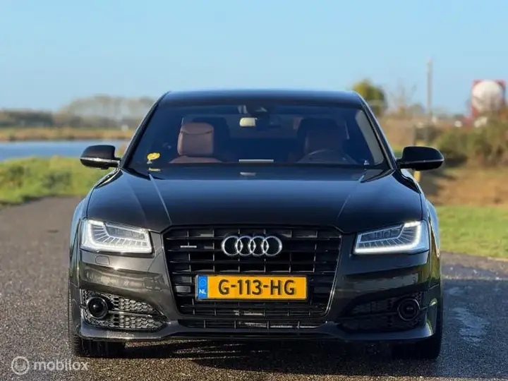 Audi A8 2017 photo 3