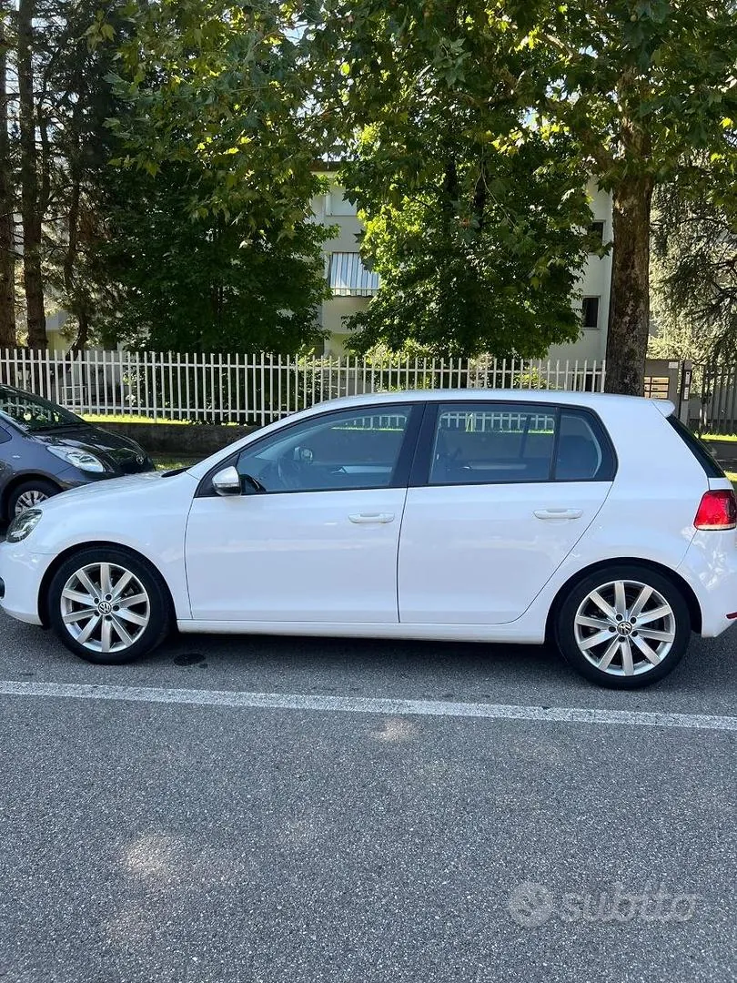 Volkswagen Golf 2012 photo 2