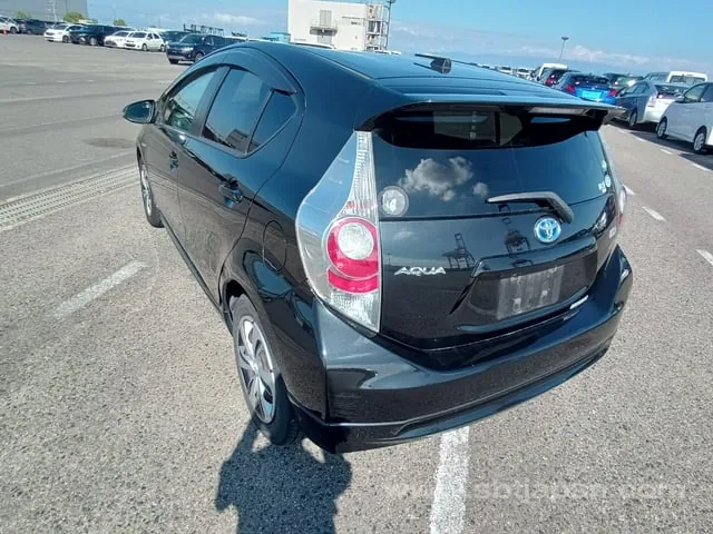 Toyota Aqua S 2013 photo 3