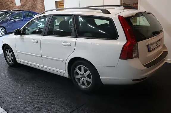 Volvo V50 2011 photo 3