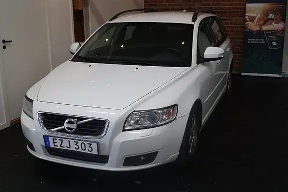Volvo V50 2011 photo 2