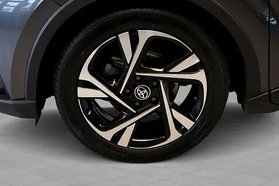 Toyota C-Hr 2023 photo 2