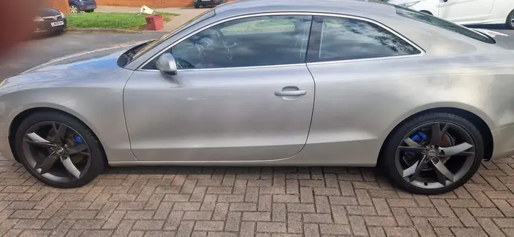 Audi A5 2012 photo 2
