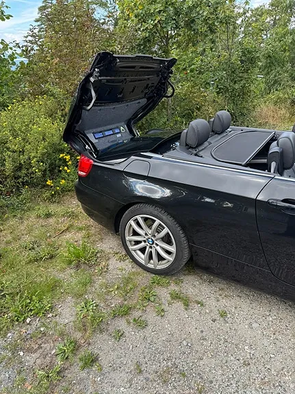 BMW 320I 2010 photo 4