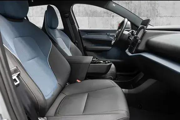 Volvo Ex30 2024 photo 3