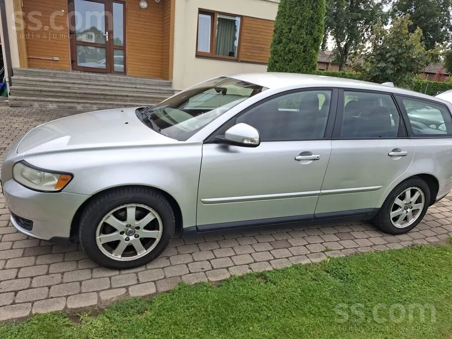 Volvo V50 2010 photo 4