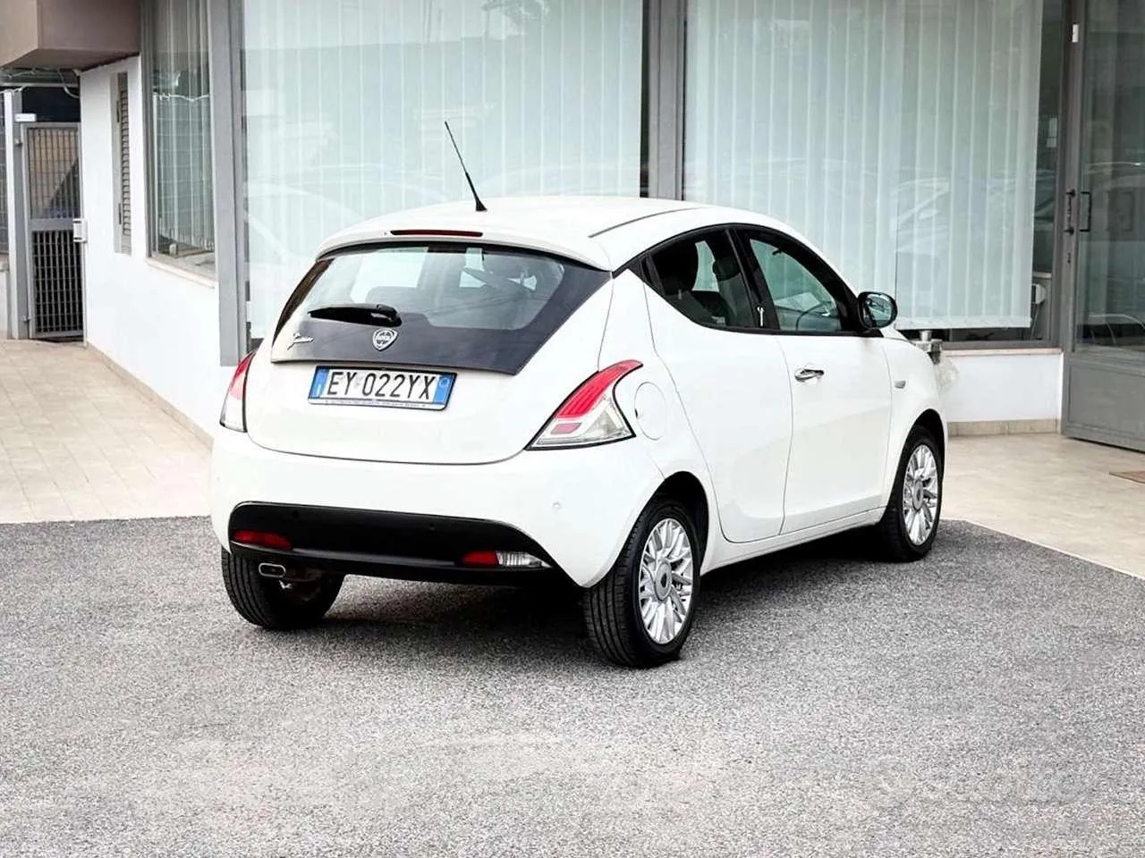 Lancia Ypsilon 2015 photo 5