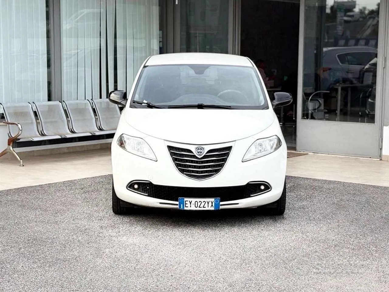 Lancia Ypsilon 2015 photo 2