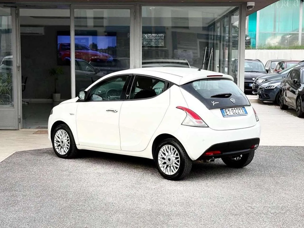 Lancia Ypsilon 2015 photo 4