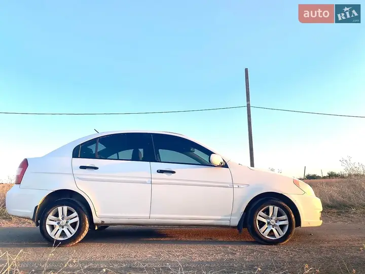 Hyundai Accent 2006 photo 2