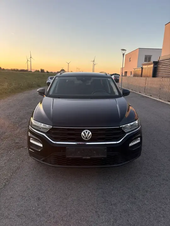 Volkswagen T-Roc 2018 photo 2