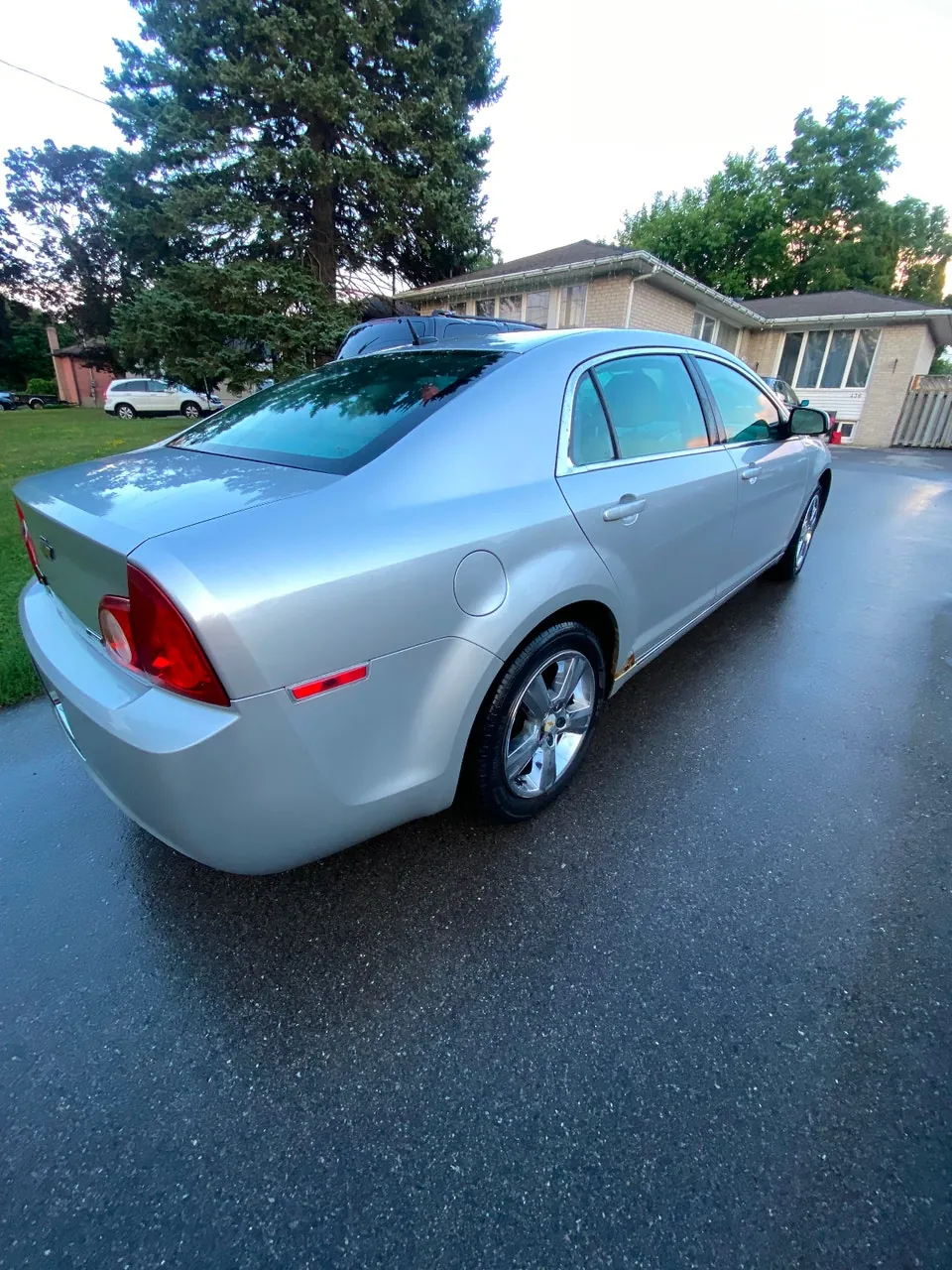 Chevrolet Malibu 2010 photo 2