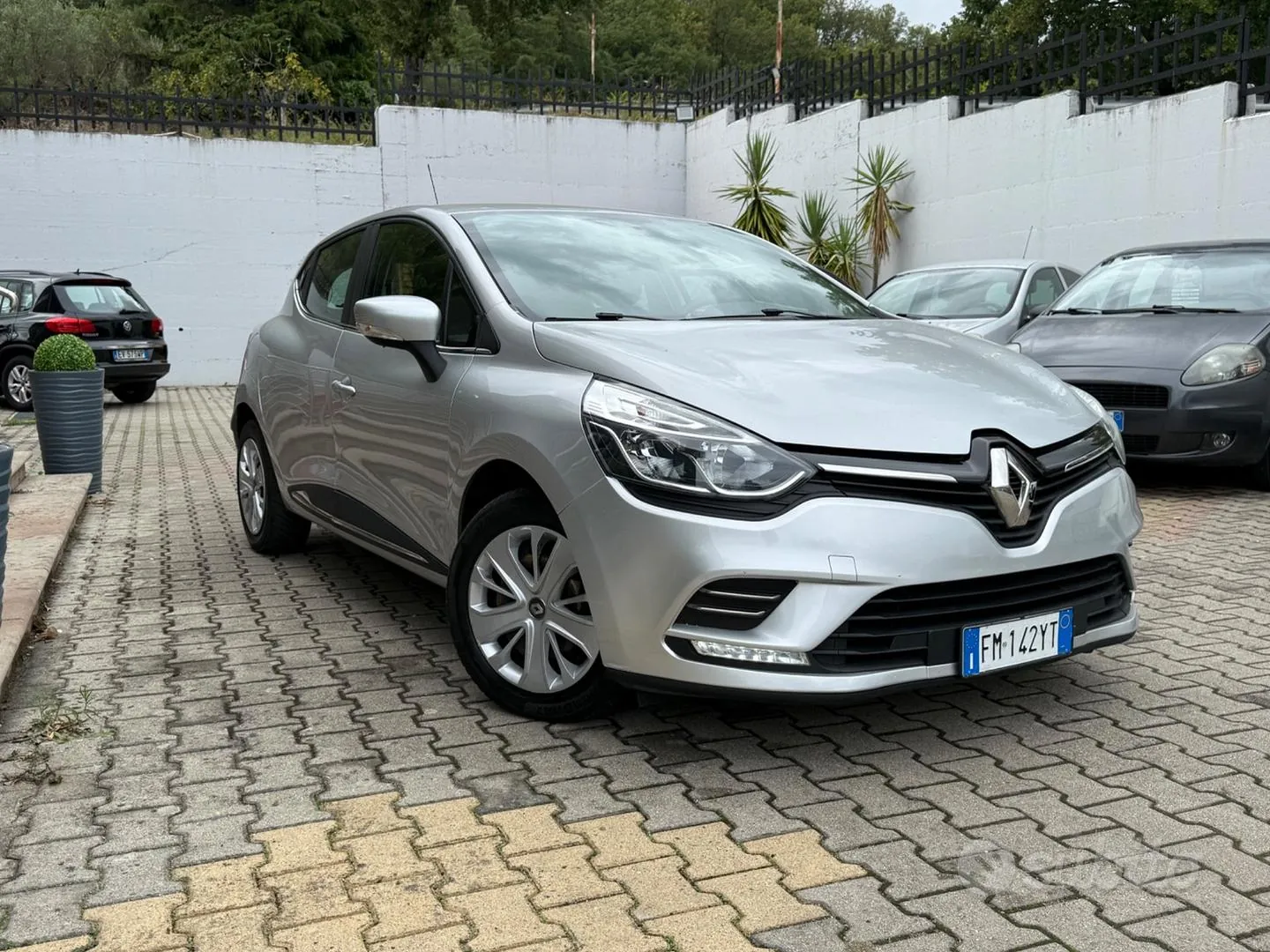 Renault Clio 2017 photo 2