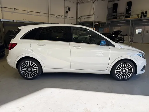 Mercedes-Benz Andre 2015 photo 5
