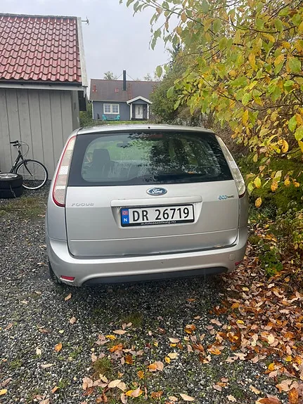 Ford Focus 2010 photo 2