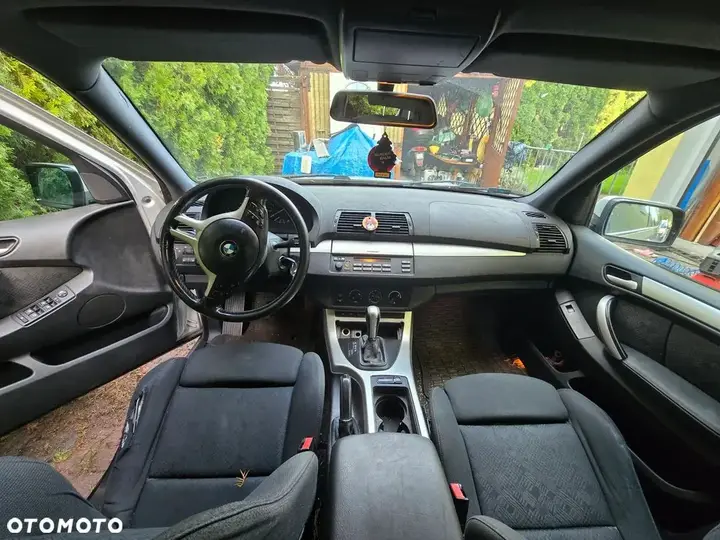 BMW X5 2004 photo 2