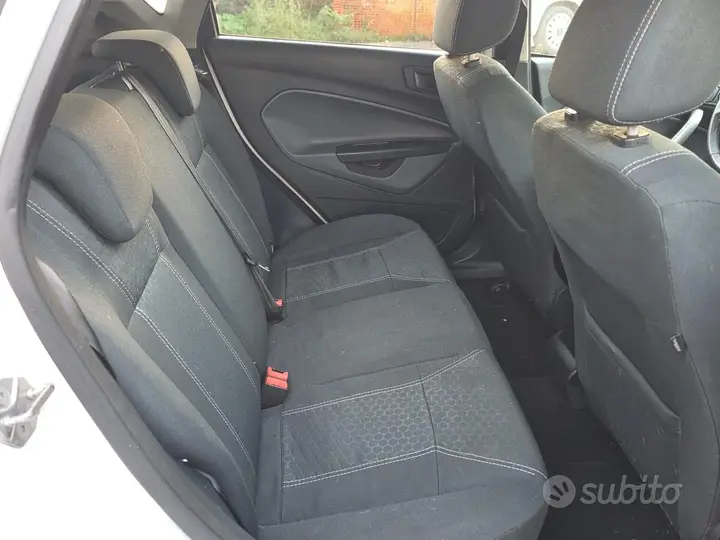 Ford Fiesta 2011 photo 5