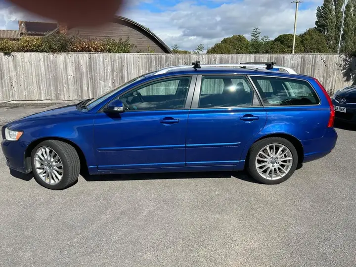 Volvo V50 2010 photo 2