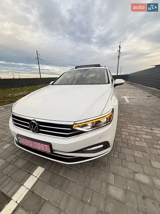 Volkswagen Passat 2022 photo 4